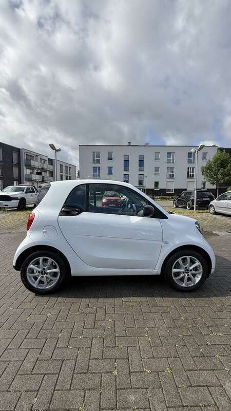 Gebraucht 2018 Smart ForTwo Coupé Coupé | 9.900 € - Bild 1/4
