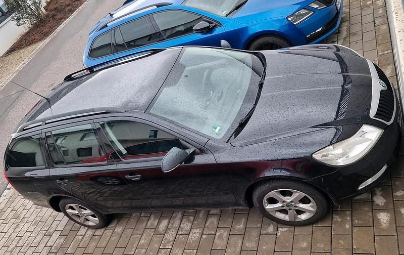 Gebraucht Skoda Octavia 105 PS (77 kW) 2012 Schwarz Kombi