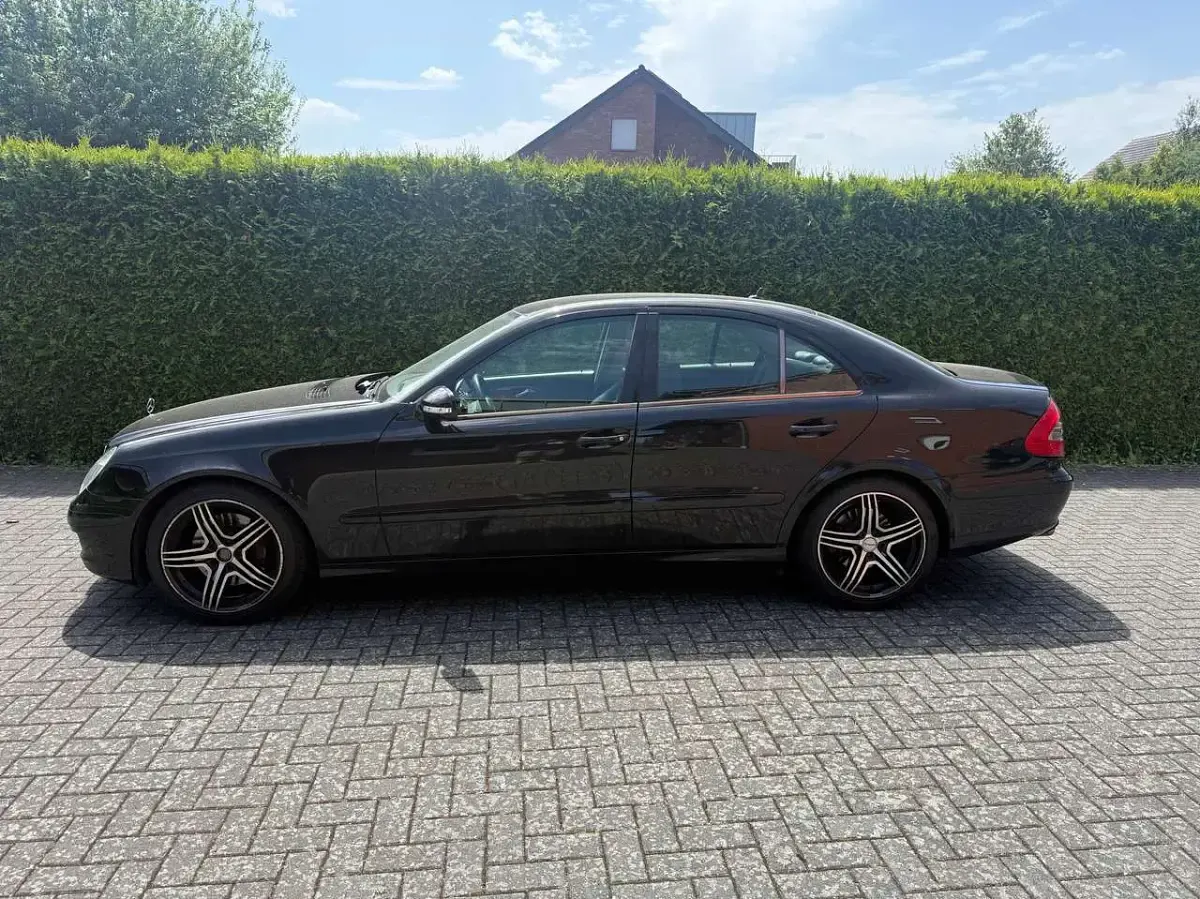 Gebraucht Mercedes E280 Elegance 190 PS (139 kW) 2008 Schwarz Limousine
