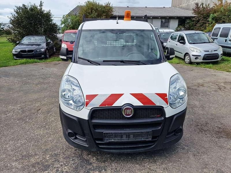 Weiß Gebraucht 2013 Fiat Doblò Van / Kleinbus | 3.500 € - Bild 1/4