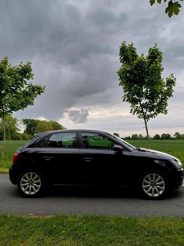 Second-hand Audi A1 86 CP (63 kW) 2012 Negru Hatchback