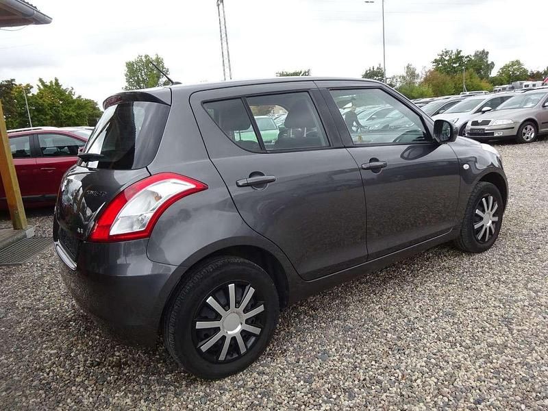 Gebraucht Suzuki Swift Club 94 PS (69 kW) 2011 Grau Kleinwagen