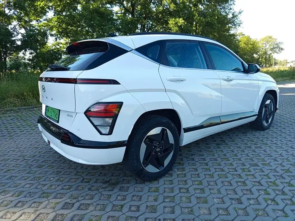 Gebraucht Hyundai Kona Basis 160 kW (218 PS) 2023 Weiß SUV