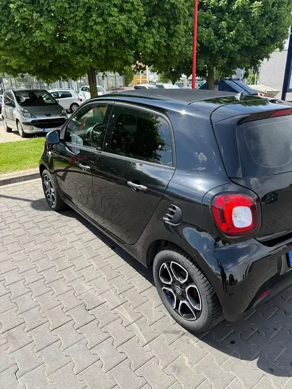Gebraucht Smart ForFour 90 PS (66 kW) 2018 Schwarz Kleinwagen