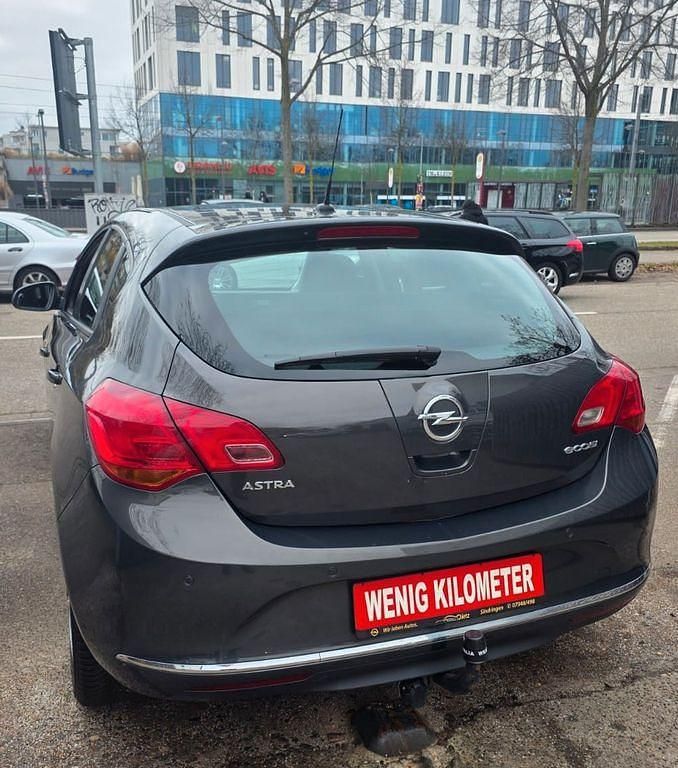 Gebraucht Opel Astra Selection 110 PS (80 kW) 2014 Grau Limousine