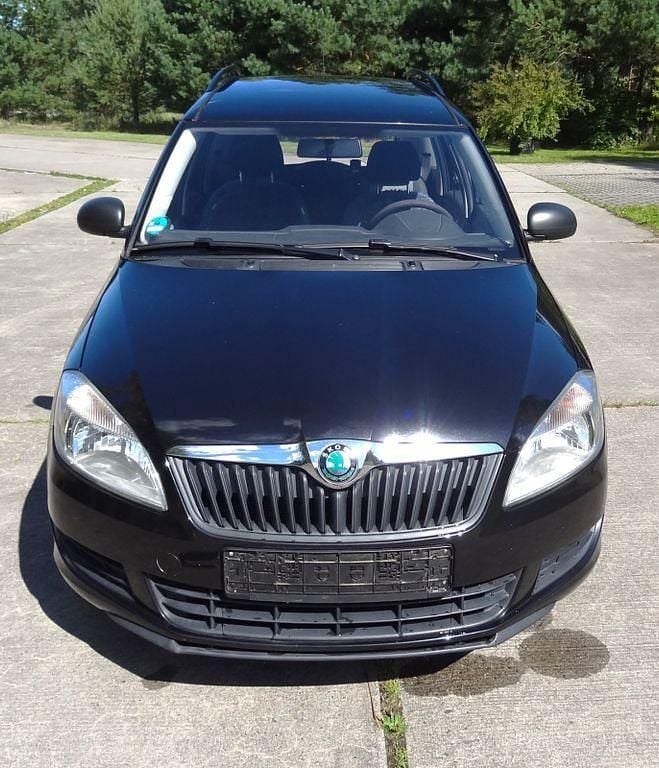 Schwarz Gebraucht 2011 Skoda Roomster Style Kombi | 2.900 € (Guter Preis) - Bild 1/4