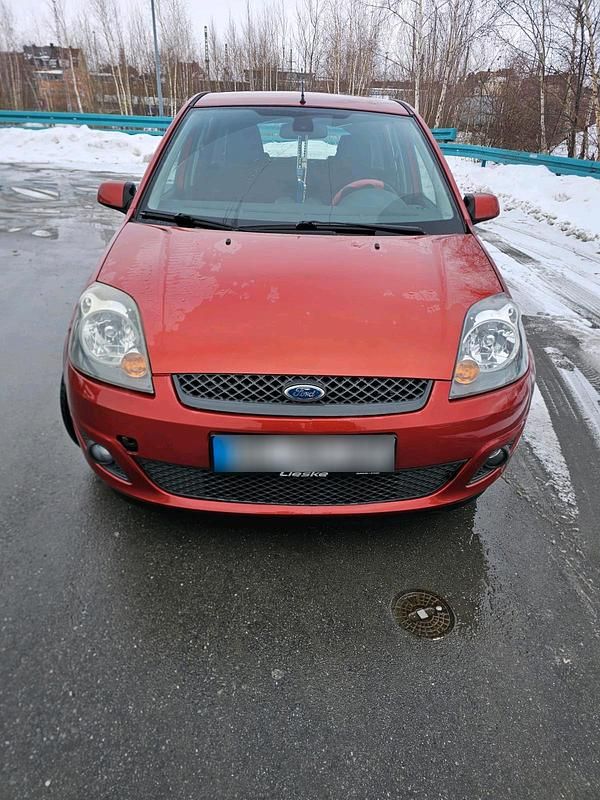 Gebraucht Ford Fiesta 80 PS (58 kW) 2007 Orange Kleinwagen