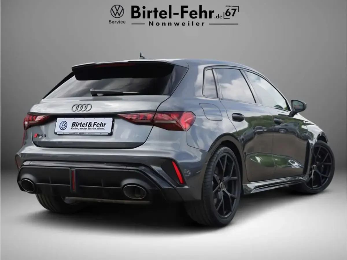 Neu Audi RS3 400 PS (294 kW) 2026 Daytonagrau perleffekt Limousine
