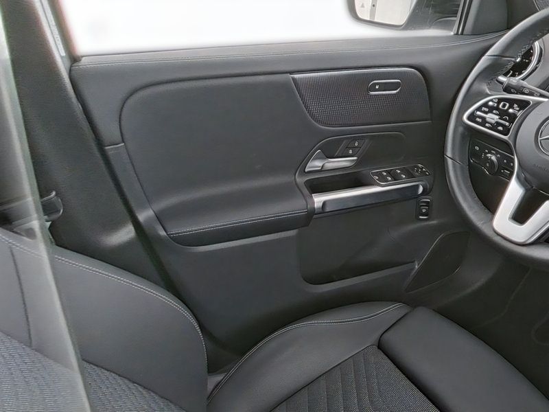 Gebraucht Mercedes GLB220 Progressive 190 PS (139 kW) 2023 Grau SUV