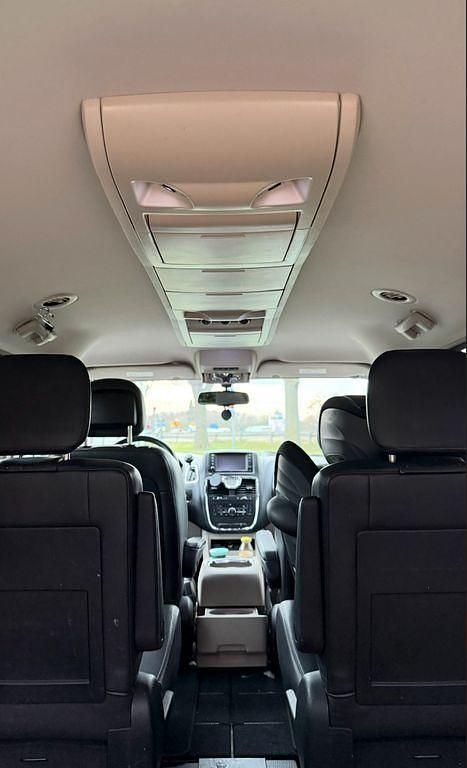 Gebraucht Lancia Voyager Gold 178 PS (130 kW) 2011 Schwarz Van / Kleinbus