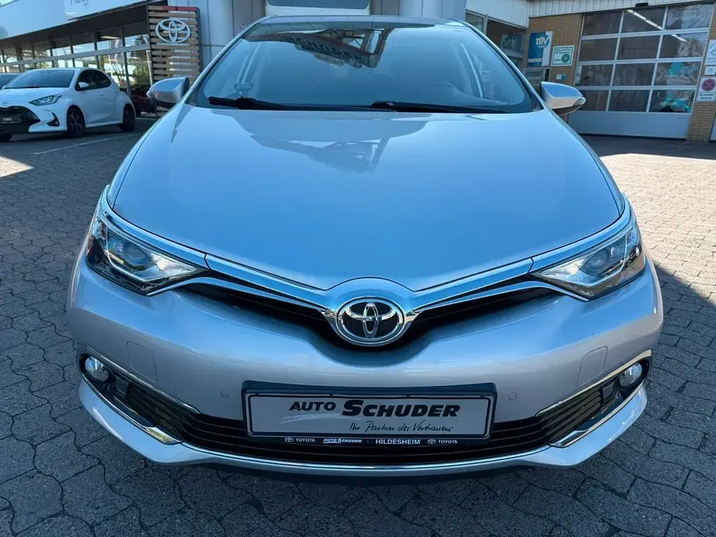 Gebraucht Toyota Auris Executive 116 PS (85 kW) 2015 Silber Limousine
