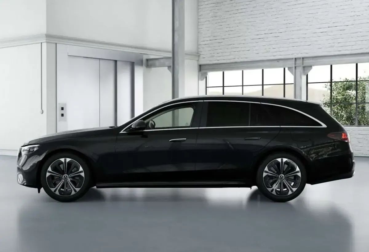 Gebraucht Mercedes E300 Avantgarde 204 PS (150 kW) 2025 Schwarz metalliclack obsidians Kombi