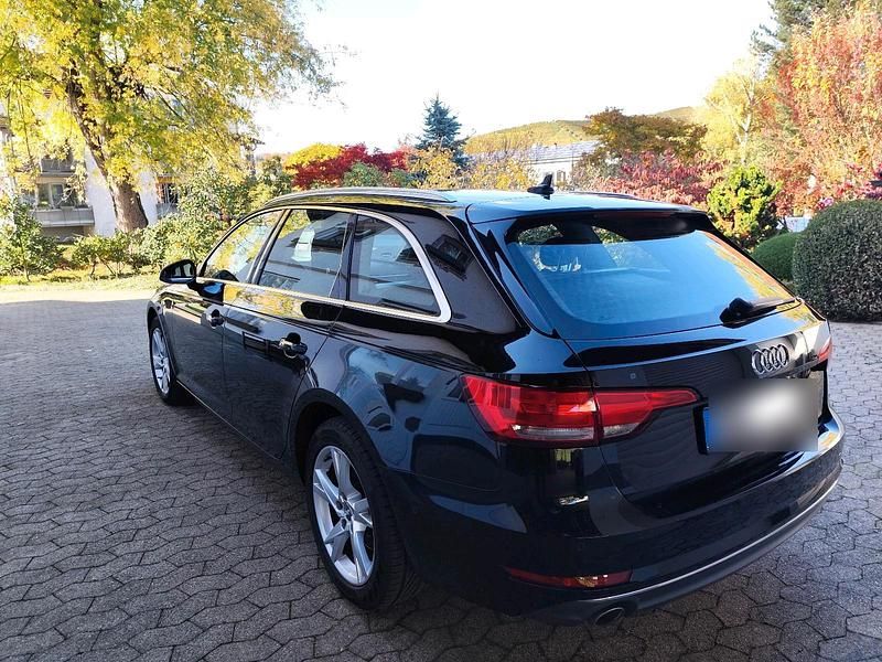 Gebraucht Audi A4 150 PS (110 kW) 2017 Schwarz Kombi