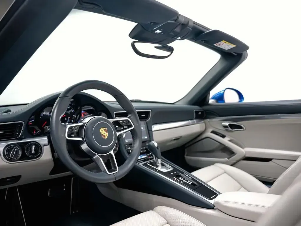 Gebraucht Porsche 911 Carrera Cabriolet 370 PS (272 kW) 2016 Blau Cabrio
