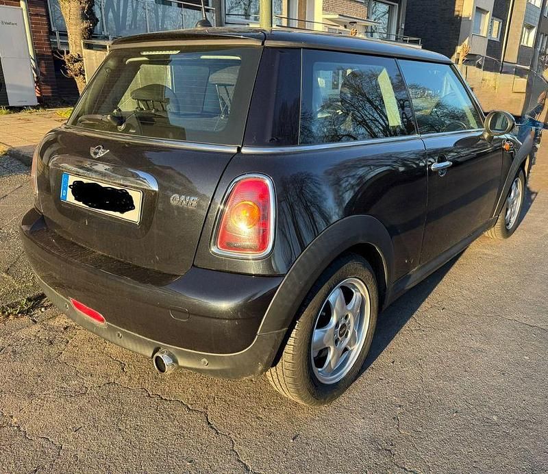 Gebraucht Mini ONE 95 PS (69 kW) 2008 Schwarz Kleinwagen