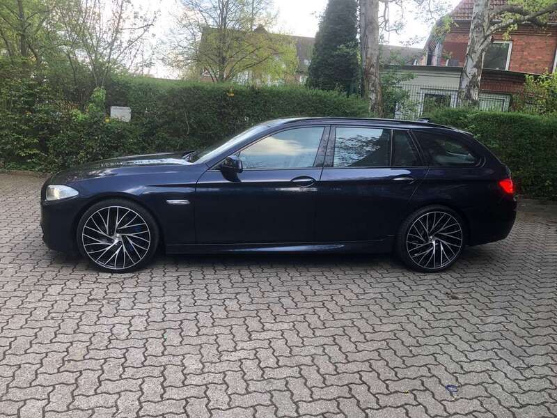 Imperialblau brillanteffekt Gebraucht 2013 BMW 530 M Sport Kombi | 10.999 € (Guter Preis) - Bild 1/4