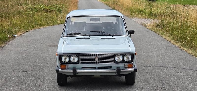 Second-hand Lada 2106 68 CP (50 kW) 1989 Berlinǎ