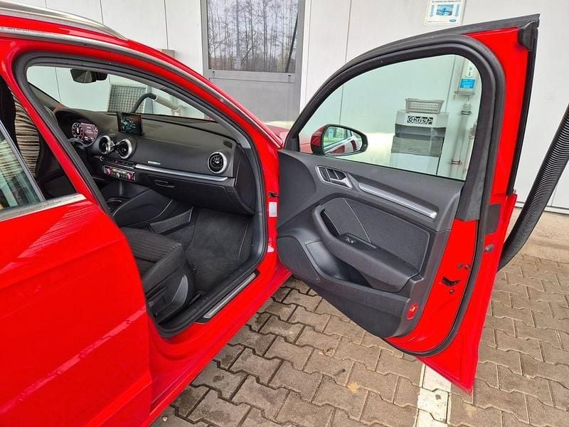 Gebraucht Audi A3 Ambition 150 PS (110 kW) 2016 Rot Limousine