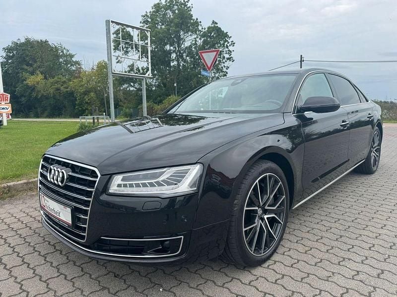 Schwarz Gebraucht 2016 Audi A8 Limousine | 34.999 € (Etwas zu teuer) - Bild 1/4