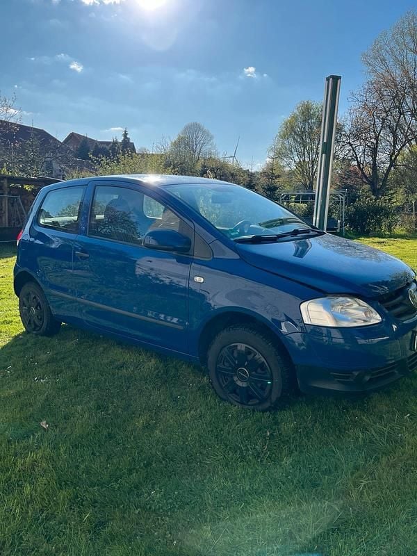Usata VW Fox 75 CV (55 kW) 2004 Blu Utilitaria