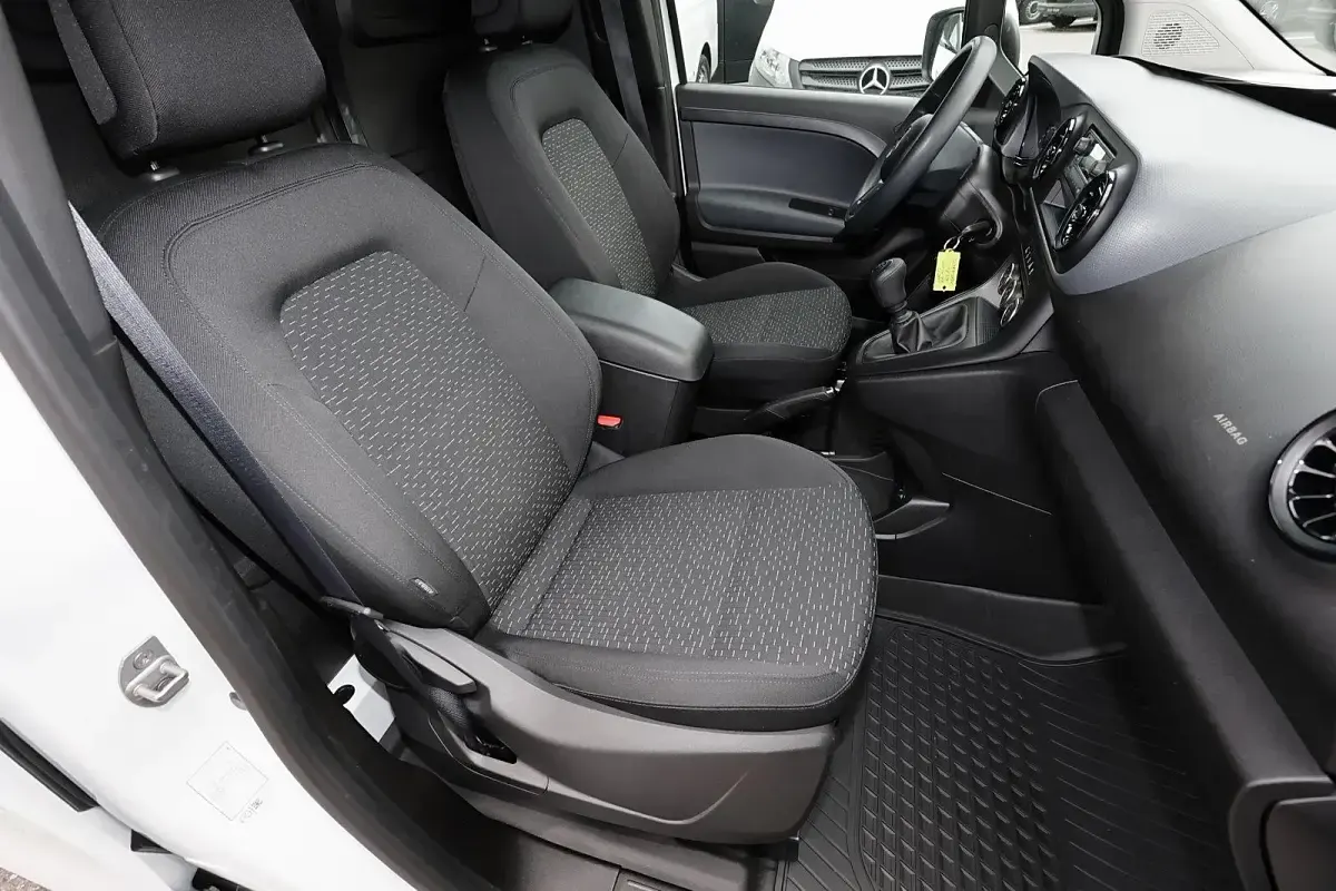 Gebraucht Mercedes Citan 108 75 PS (55 kW) 2023 Weiß Van / Kleinbus