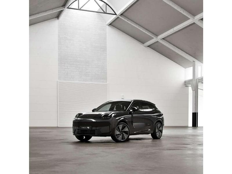 Neu Lynk & Co 08 345 PS (253 kW) 2025 Sparkling black SUV