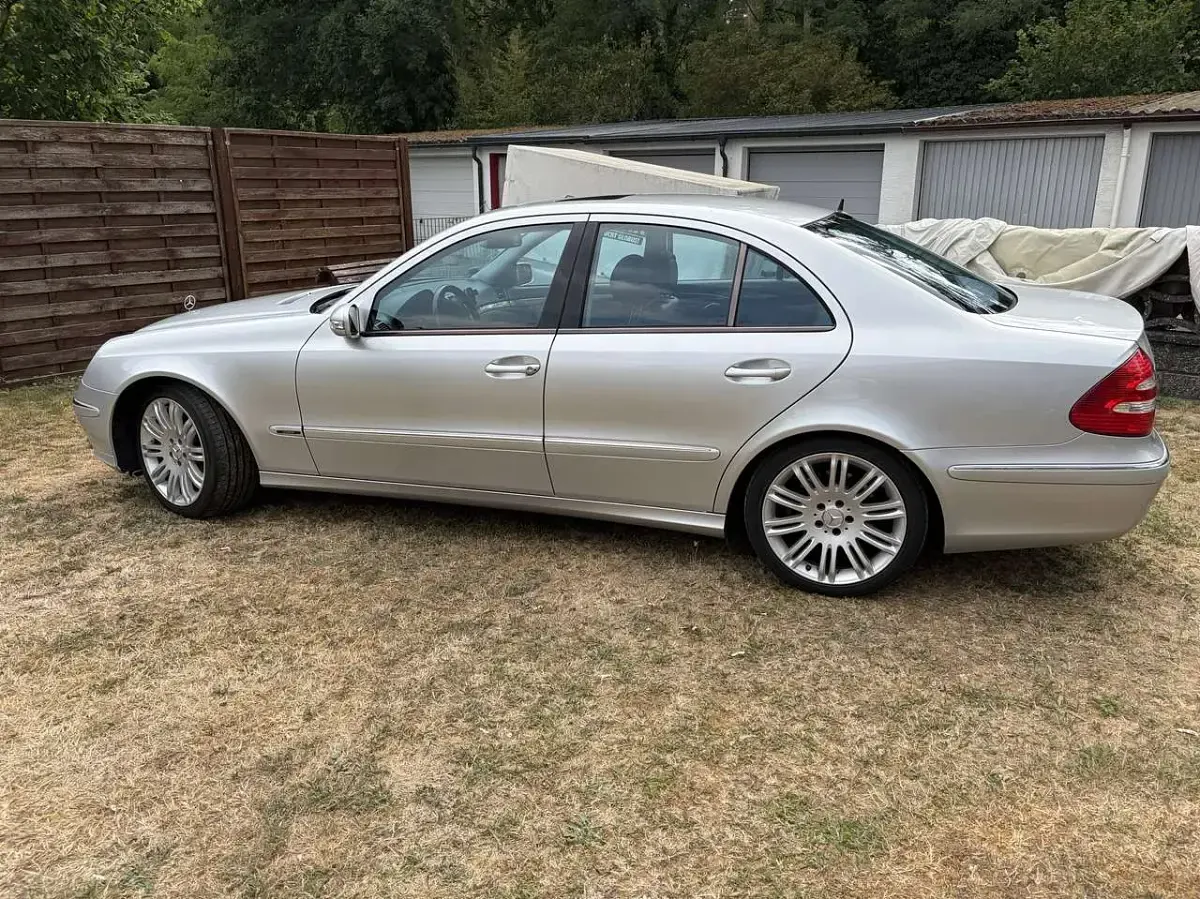 Gebraucht Mercedes E280 Avantgarde 231 PS (169 kW) 2005 Grau Limousine