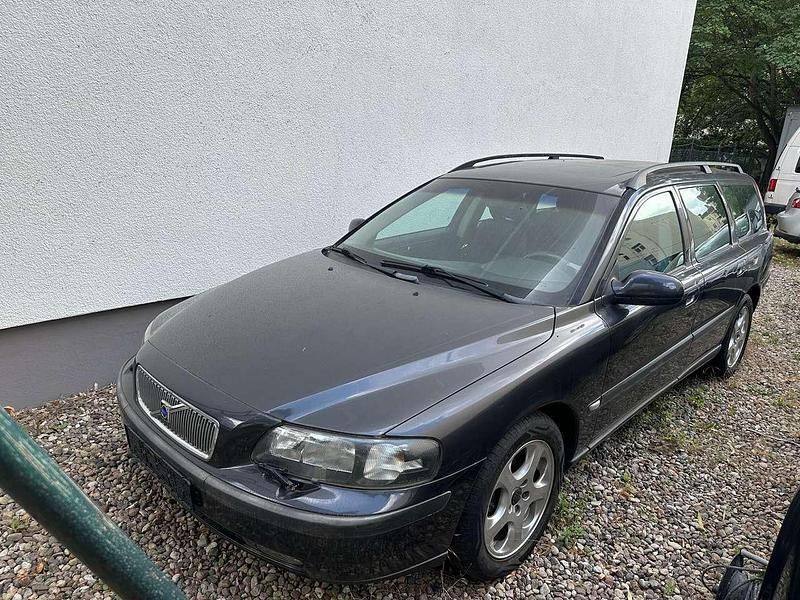 Grau Gebraucht 2001 Volvo V70 Kombi | 1.900 € (Guter Preis) - Bild 1/4