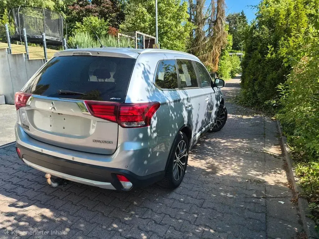 Gebraucht Mitsubishi Outlander Top 150 PS (110 kW) 2016 Silber SUV