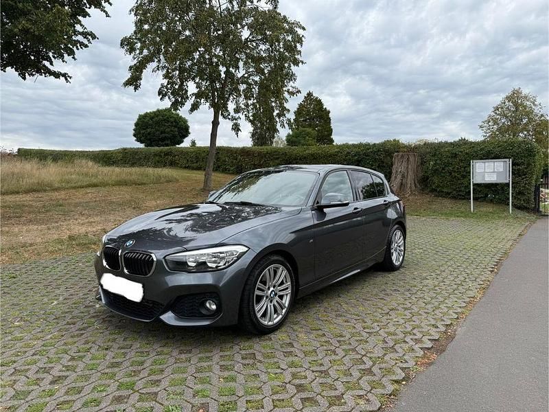 Grau Gebraucht 2016 BMW 116 M Sport Kleinwagen | 12.800 € (Fairer Preis) - Bild 1/4