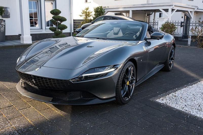 Gebraucht Ferrari Roma 620 PS (456 kW) 2025 Grau Cabrio
