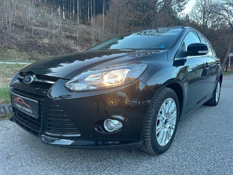 Gebraucht Ford Focus Titanium 125 PS (91 kW) 2012 Schwarz Limousine