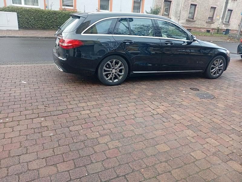Schwarz Gebraucht 2015 Mercedes C220 Kombi | 8.500 € (Teuer) - Bild 1/4