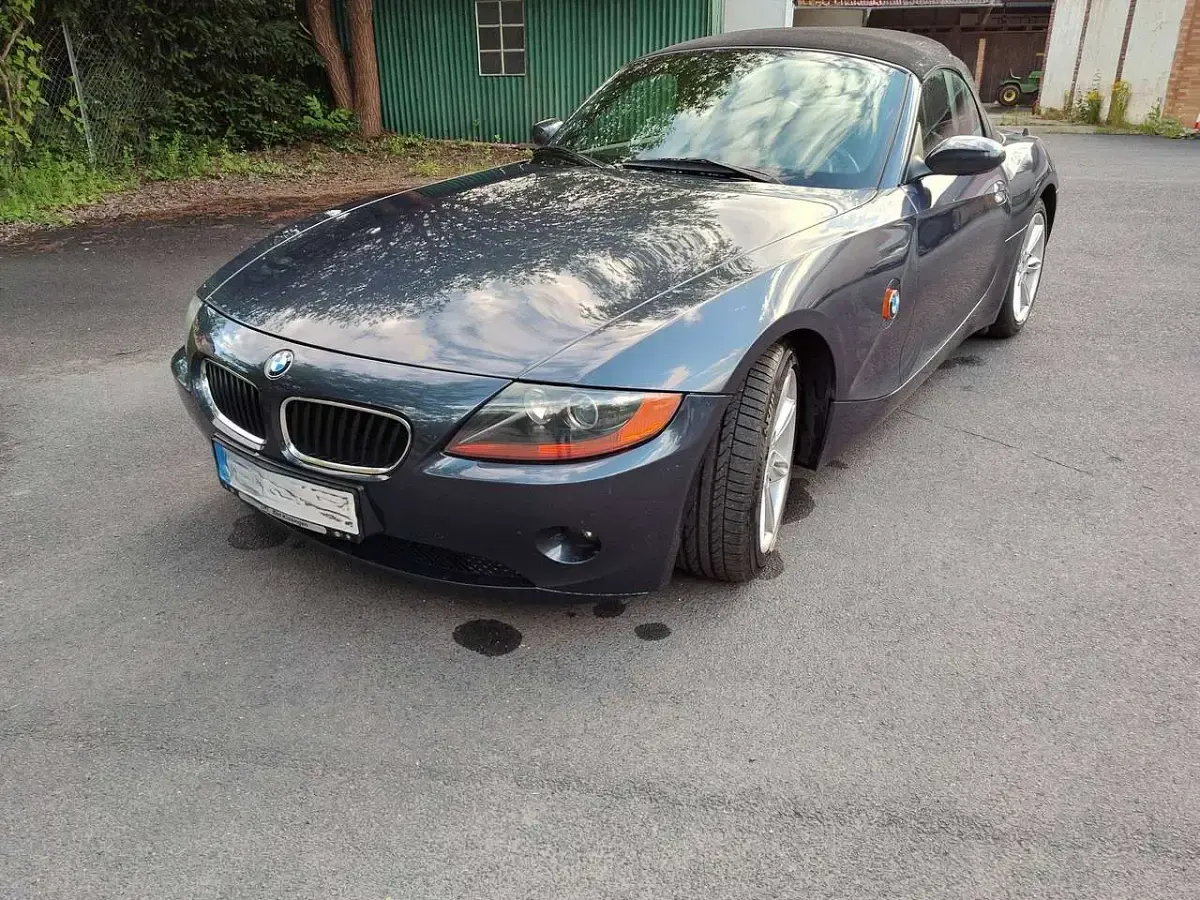 Gebraucht BMW Z4 192 PS (141 kW) 2003 Blau Cabrio