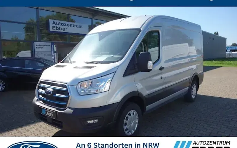 Gebraucht Ford E-Transit Trend 135 kW (184 PS) 2024 Silber Van