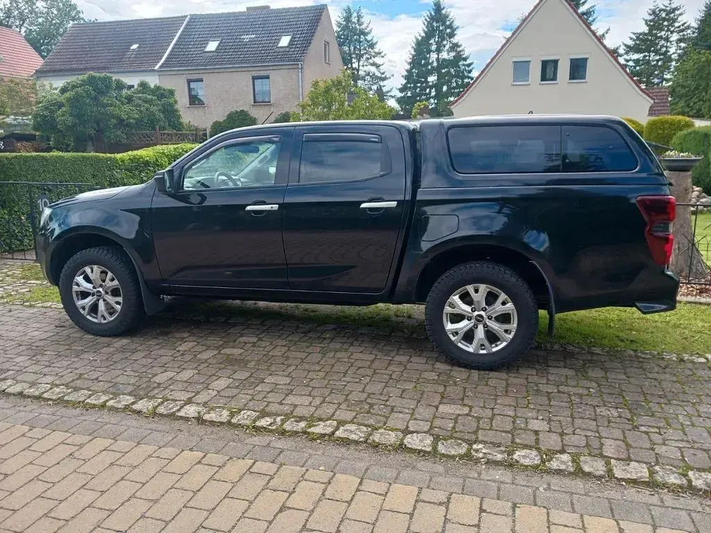 Gebraucht Isuzu D-Max 160 PS (117 kW) 2023 Schwarz Pickup
