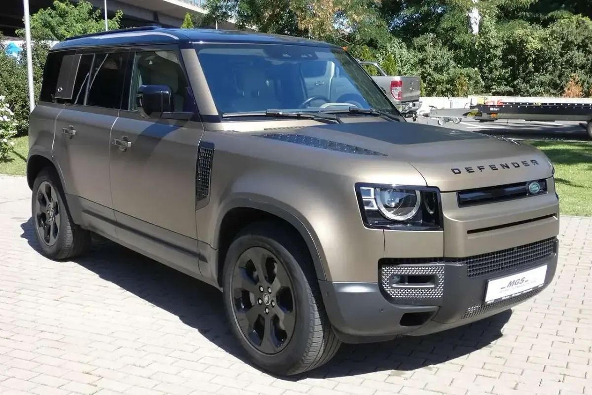 Gebraucht Land Rover Defender HSE 400 PS (294 kW) 2020 Gondwana stone SUV