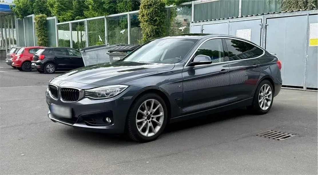 Gebraucht BMW 325 218 PS (160 kW) 2015 Grau Limousine