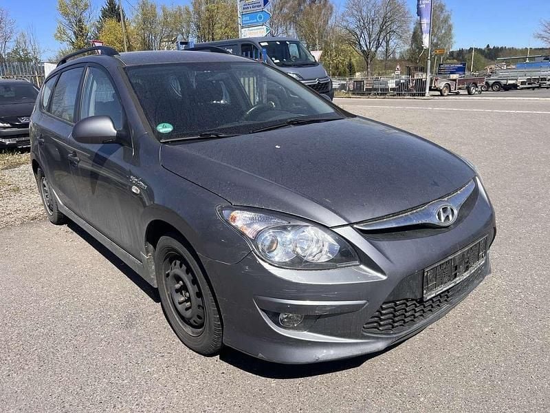 Gebraucht Hyundai i30 116 PS (85 kW) 2012 Sonstige Kombi