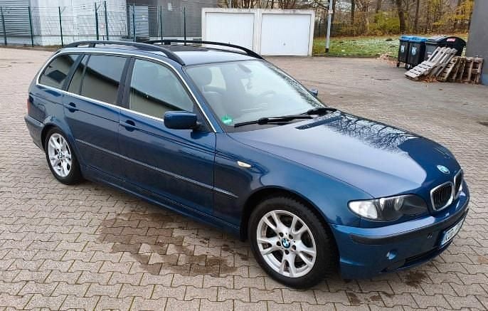 Blau Gebraucht 2004 BMW 325 Kombi | 2.999 € - Bild 1/4