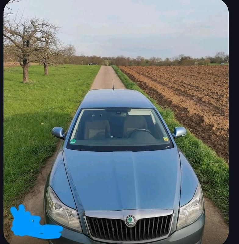 Gebraucht Skoda Octavia 125 PS (91 kW) 2010 Blau Kombi