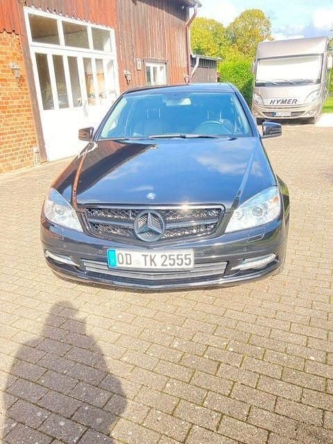 Schwarz Gebraucht 2010 Mercedes C350 Avantgarde Limousine | 7.990 € (Guter Preis) - Bild 1/4