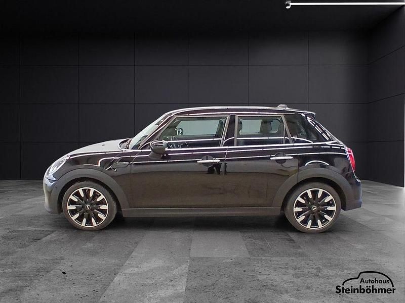 Gebraucht Mini Cooper 136 PS (100 kW) 2021 Midnight black (schwarz) Kleinwagen
