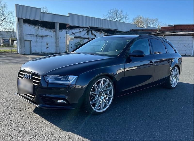 Blau Gebraucht 2014 Audi A4 S-Line Kombi | 14.200 € - Bild 1/4
