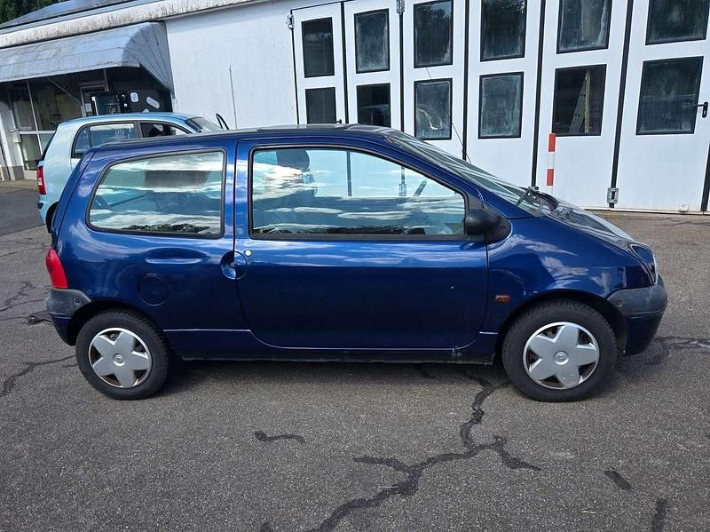 Blau Gebraucht 2000 Renault Twingo Kleinwagen | 1.990 € (Etwas zu teuer) - Bild 1/4