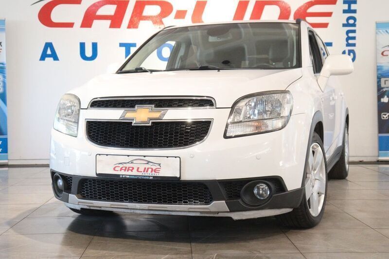 Weiß Gebraucht 2011 Chevrolet Orlando LTZ Van / Kleinbus | 8.666 € (Etwas zu teuer) - Bild 1/4