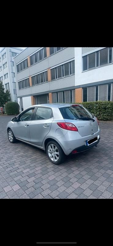 Grau Gebraucht 2009 Mazda 2 Kleinwagen | 1.500 € (Guter Preis) - Bild 1/4