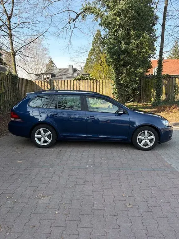 Gebraucht VW Golf VII Match 140 PS (102 kW) 2013 Blau Limousine