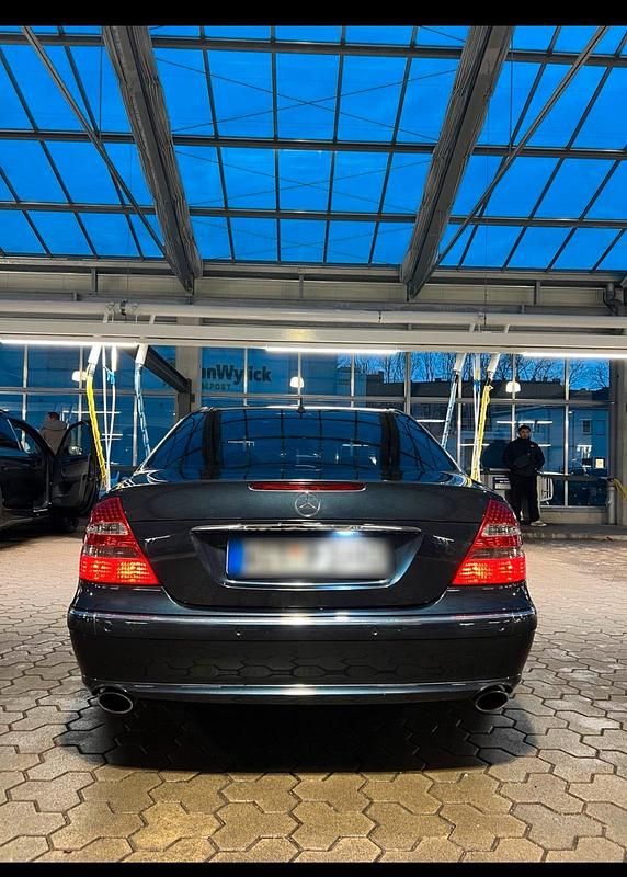 Gebraucht Mercedes E320 224 PS (164 kW) 2005 Blau Limousine
