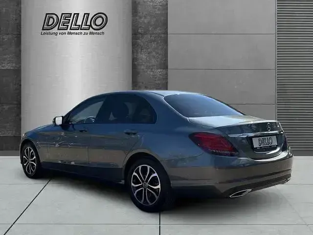 Gebraucht Mercedes C300 Avantgarde 258 PS (189 kW) 2021 Selenitgrau  metalliclack Limousine